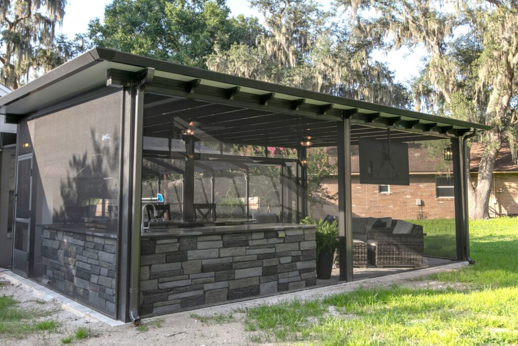 Classico-Dolce-Screen-Room-Renaissance-Patio